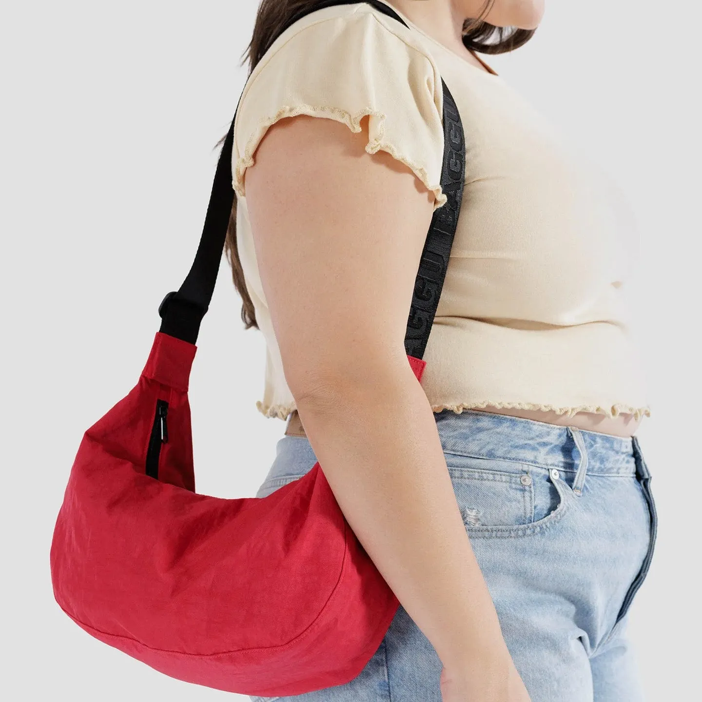Baggu Medium Crescent Bag / Candy Apple
